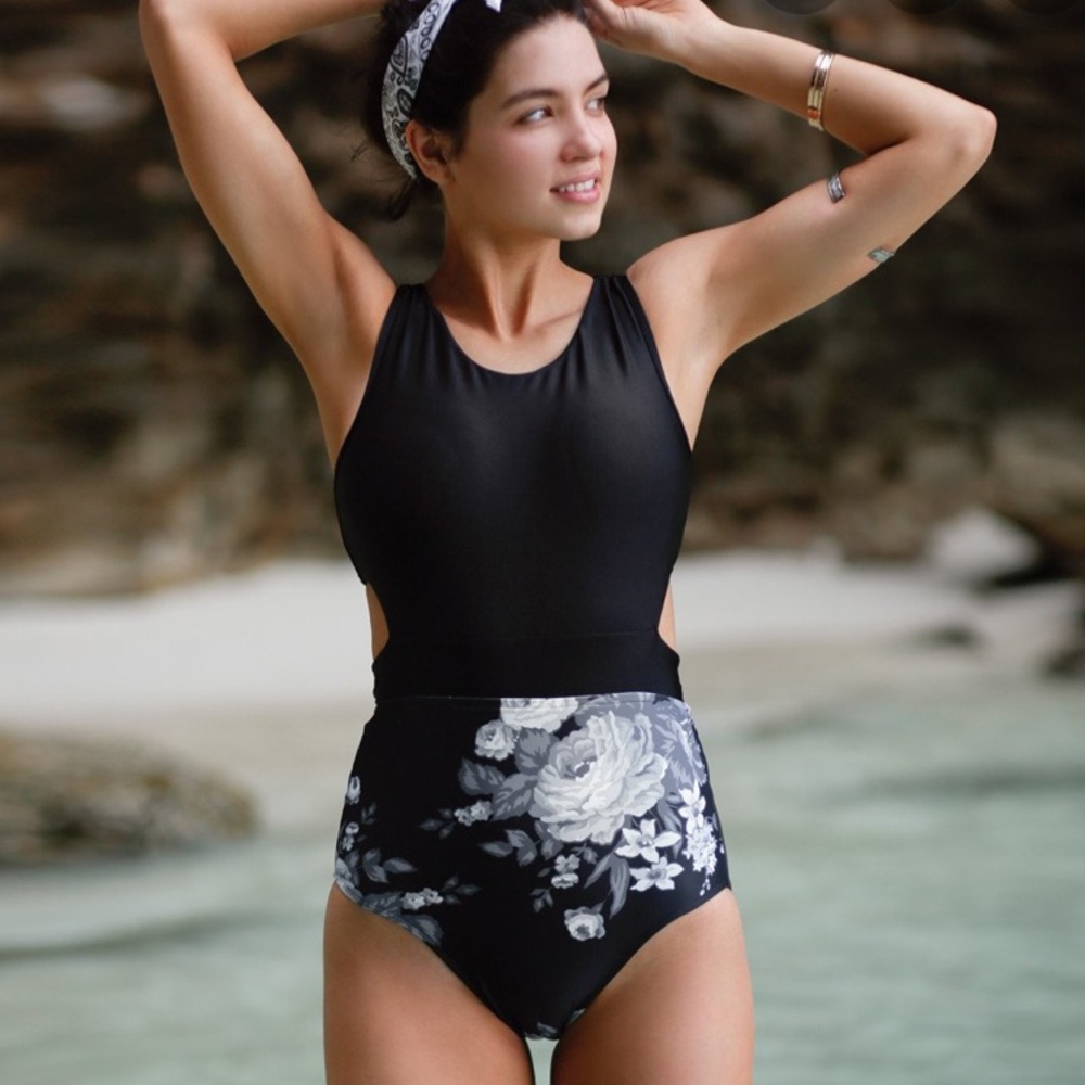 Albion Fit Treasure Island One Piece, Small